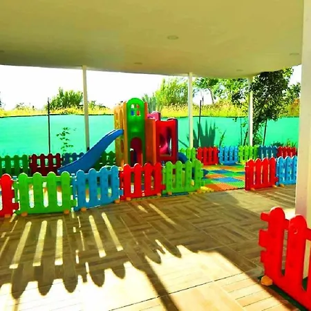 فندق Orange Paradise